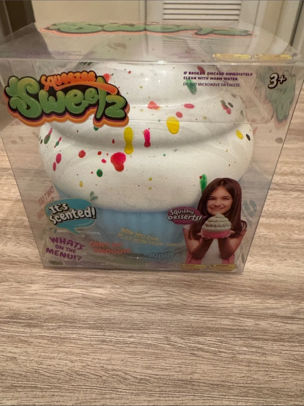 Cupcake Squeezee Scented Blue & White Squishy Toy